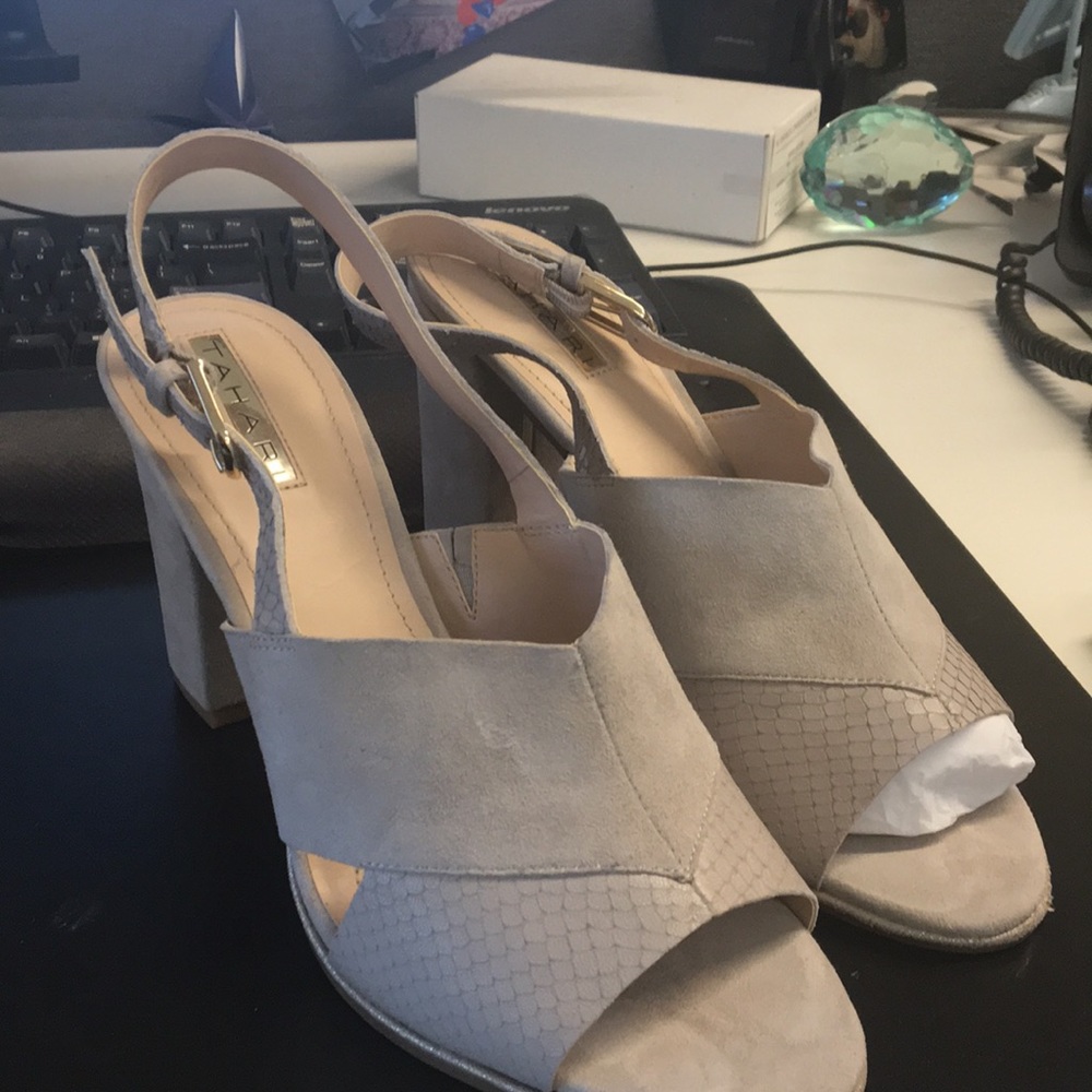 Sandals - Picture 4 of 4